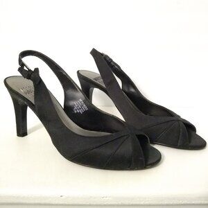 Mootsies Tootsies satin heels size 7.5